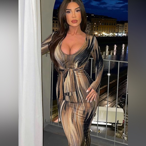 Fashion nova maxi dress - Picture 6 of 7